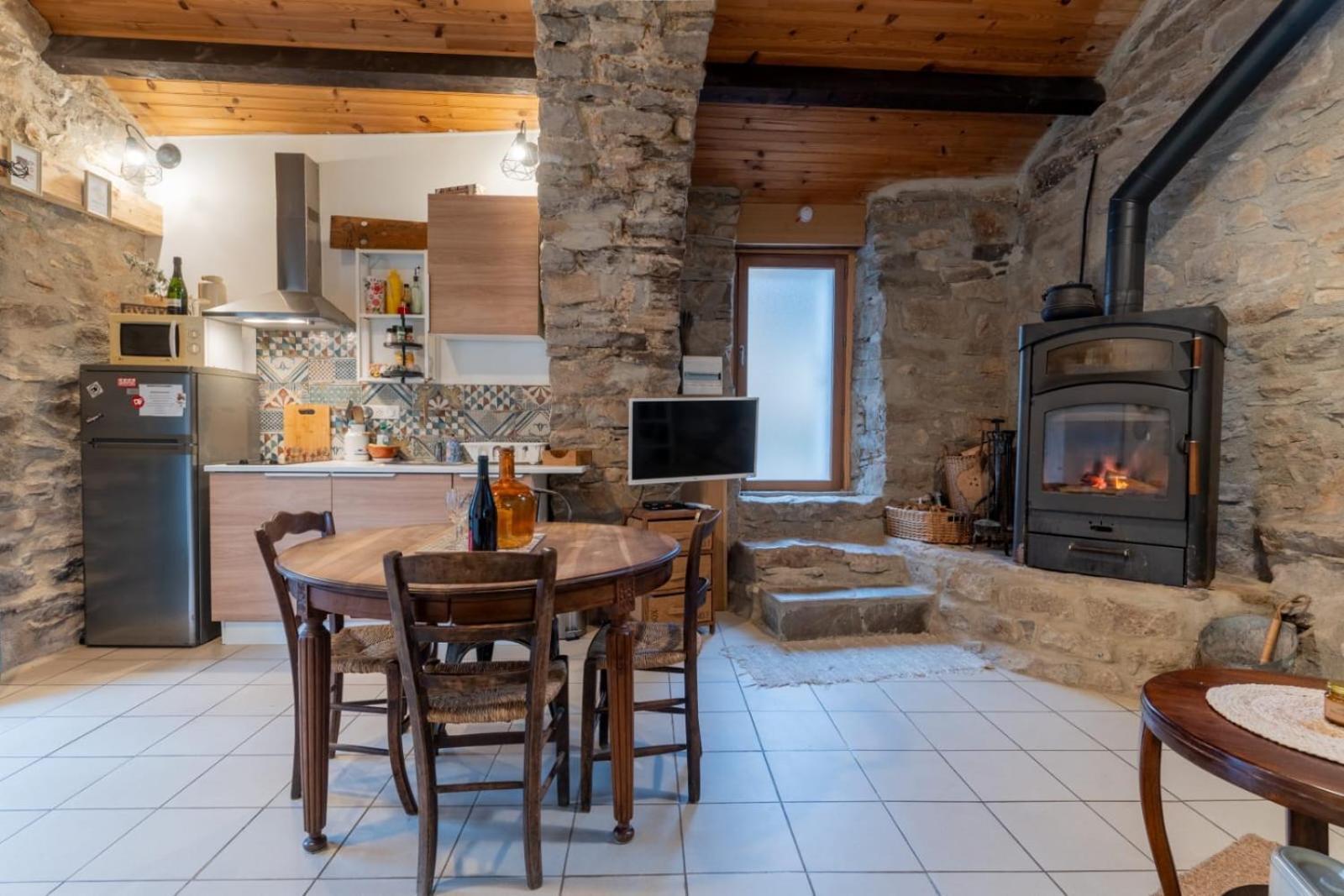 Petite Maison Pleine Nature La Bastide-Pradines ภายนอก รูปภาพ